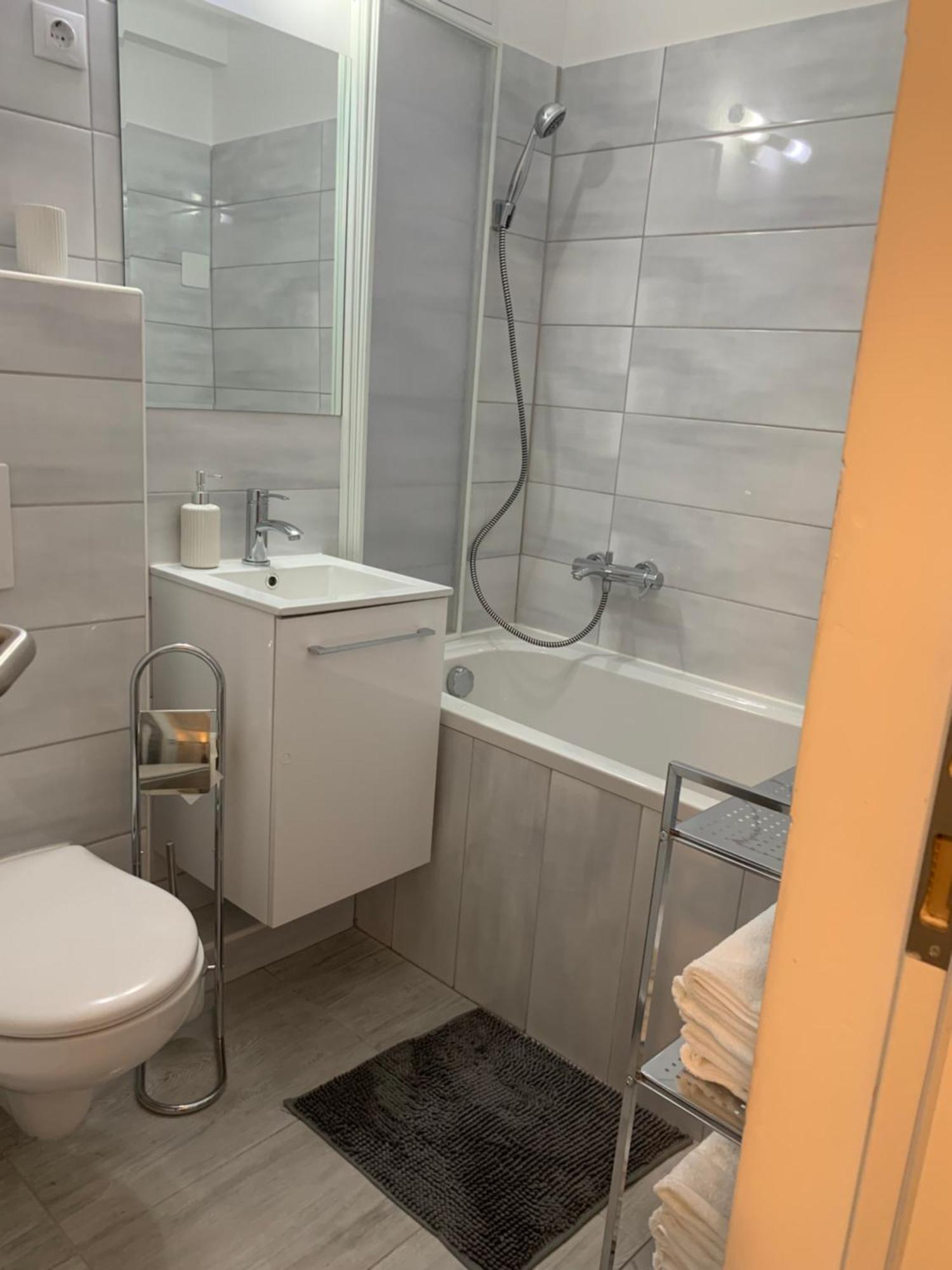 Appartamento Origo Győr Esterno foto