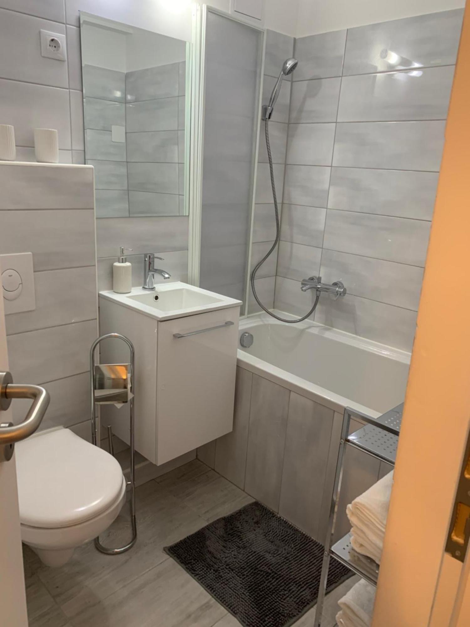 Appartamento Origo Győr Esterno foto