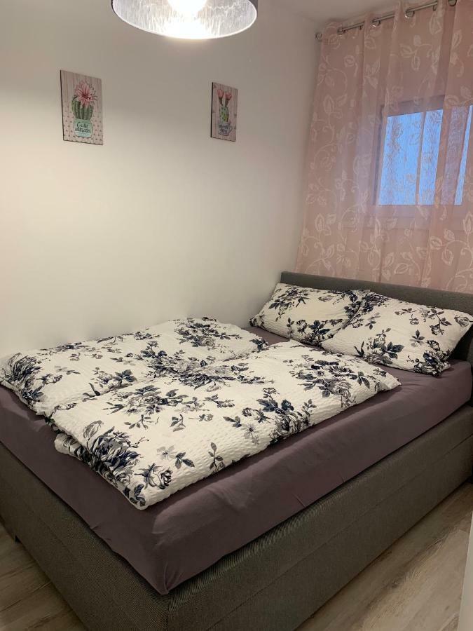 Appartamento Origo Győr Esterno foto